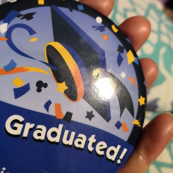 SOLD 🌺5/$25 2x Disneyland Just Graduated Buttons - Picture 4 of 8
